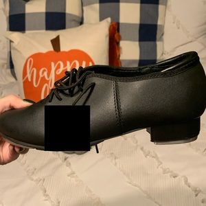 Size 7 lace up tape shoes